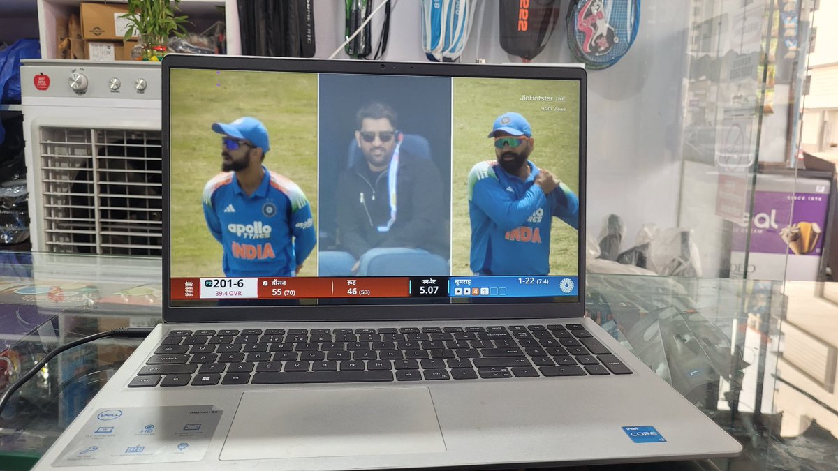 ICT_FAN_7's tweet photo. MAHI BHAI #MSDHONI #DHONI

@CricCrazyJohns @mufaddal_vohra https://t.co/Ms5zbQTwn1