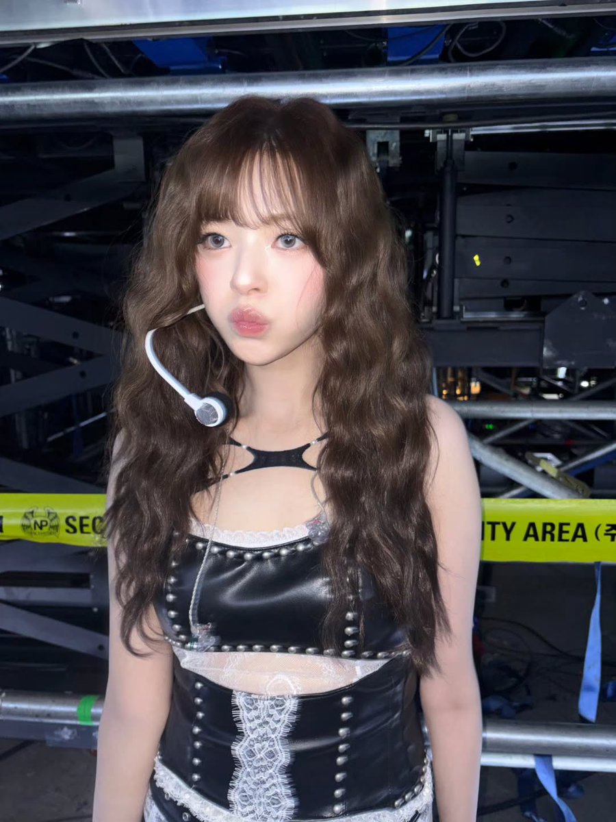 jeongyeonhour's tweet photo. Jeongyeon wavy hair~~ https://t.co/aP4GpJHjrU