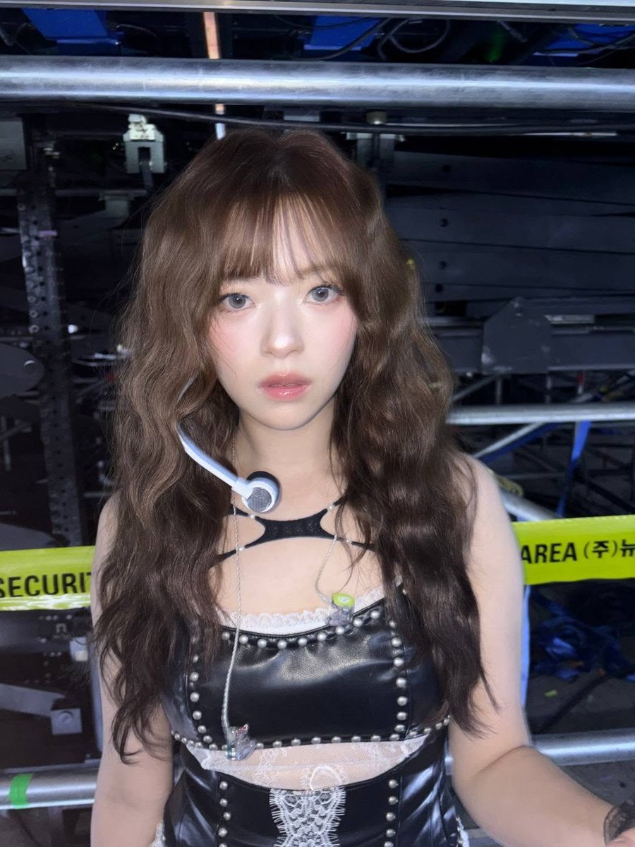 jeongyeonhour's tweet photo. Jeongyeon wavy hair~~ https://t.co/aP4GpJHjrU