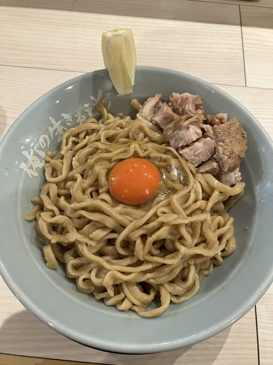 DarkWing0000's tweet photo. 俺の生きる道の夏期限定冷やしTKM
シンプルかつ飽きのこない味付けで追い飯まで美味しくいただきました https://t.co/i7SmnjwaVF