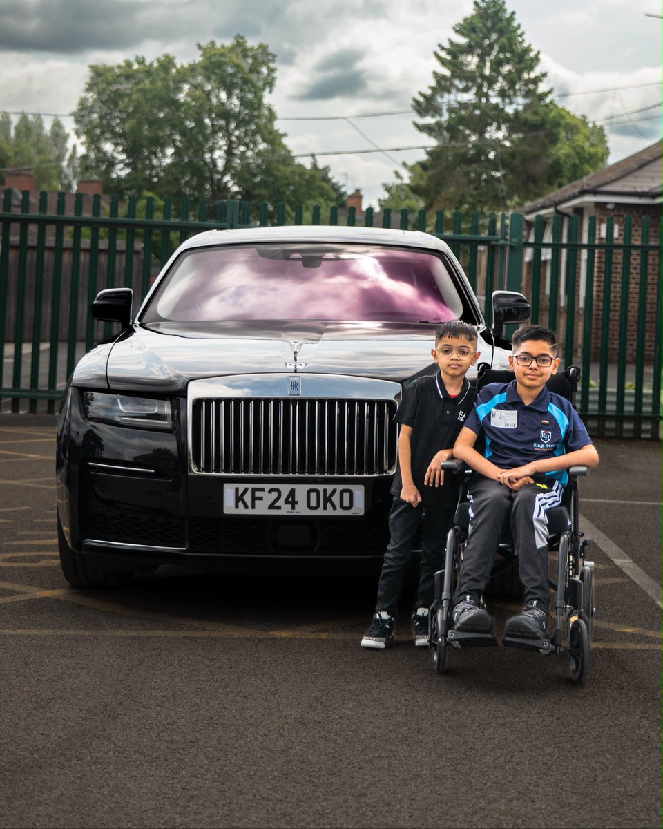 ElliotSchools's tweet photo. ❤️A heart-warming story...

A pupil with Charcot-Marie-Tooth (CMT) shared his dream to sit in a Rolls-Royce with the pastoral team.

In true Billesley style, they helped make that dream a reality. Cue a £500,000 Rolls-Royce Ghost entering the school gates. 

@BPrimary https://t.co/ZFARLuSj6R