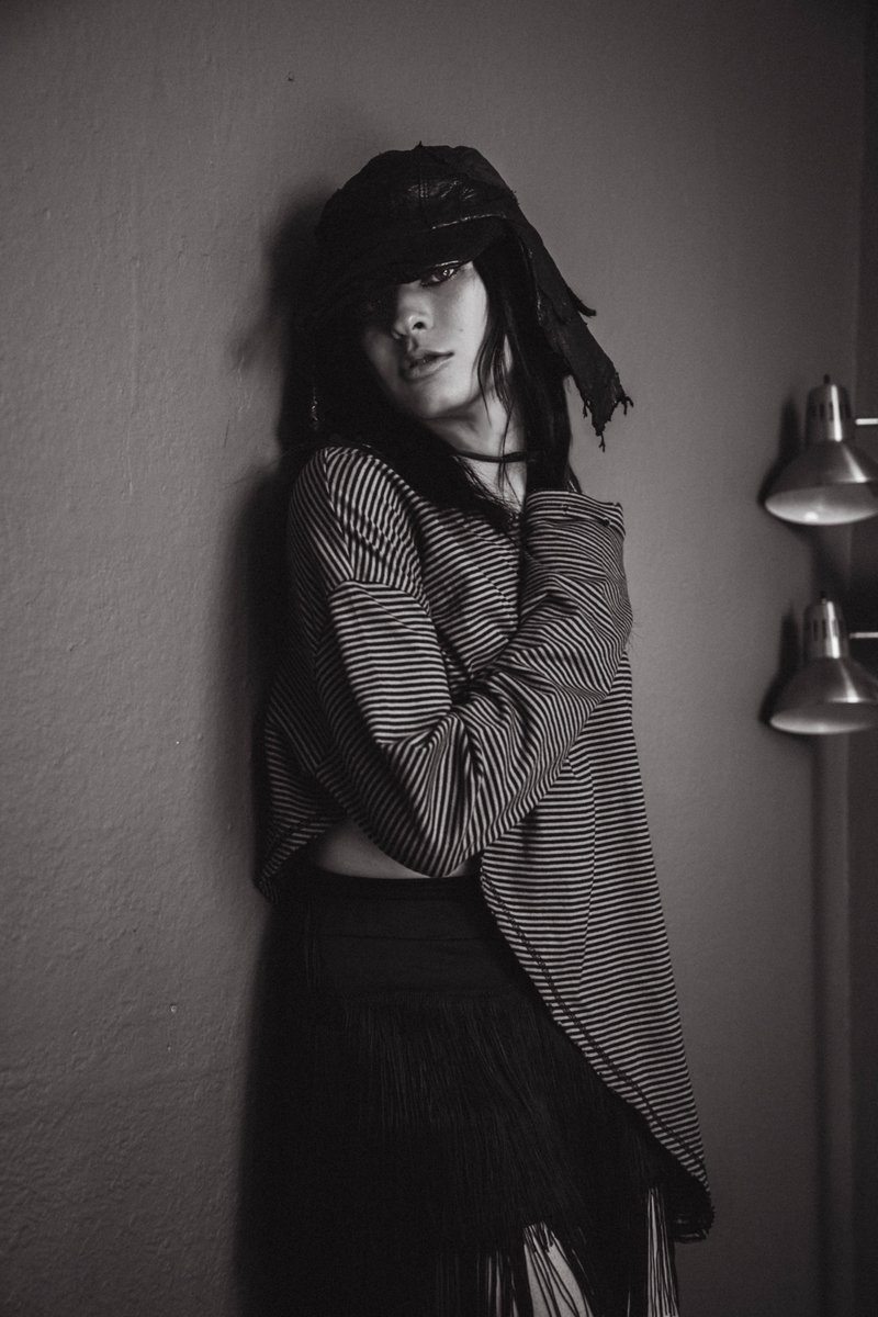 thefader's tweet photo. underscores on having three personas:

“There's Devon, there's April, there's underscores. And it's like, okay, I'll just let them all be in flux or whatever."

Read more: https://t.co/ss59t4aghW https://t.co/9QKPibyfAN