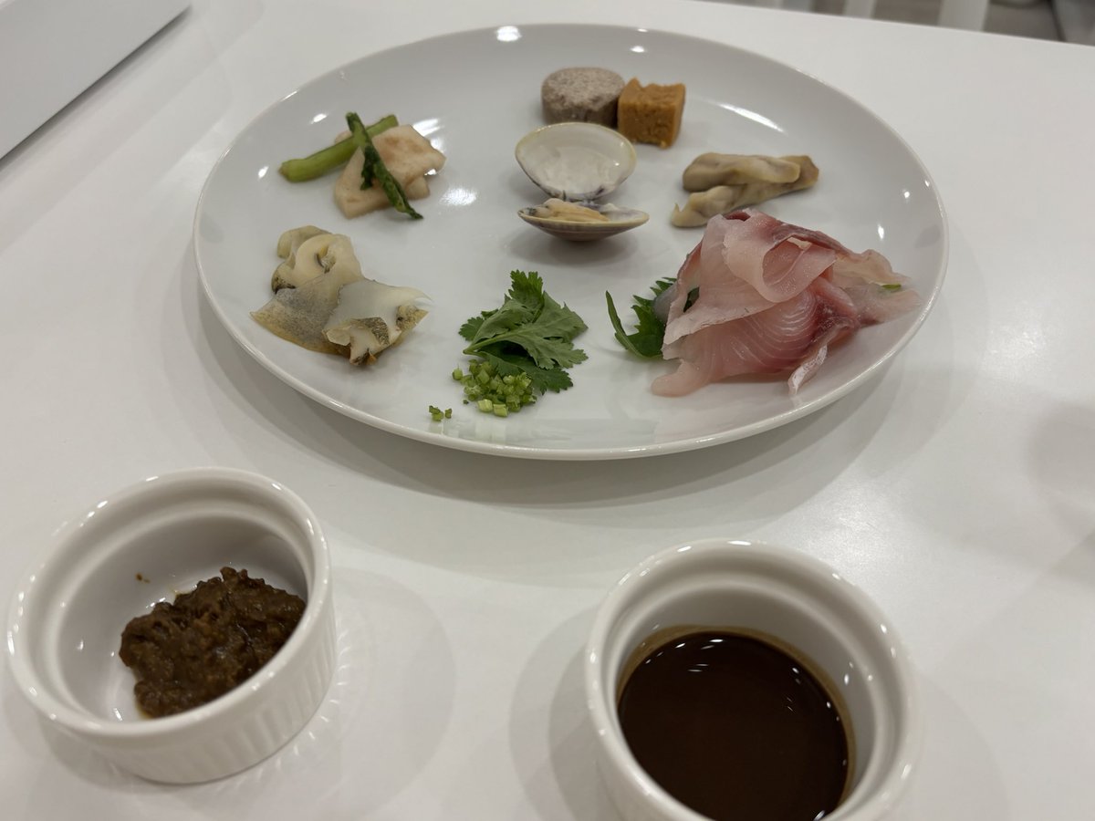 Martin0045CTM's tweet photo. 古代食の講義を聞いて、再現した料理を食す。貴重な食体験でした。 https://t.co/x7030DXYWy