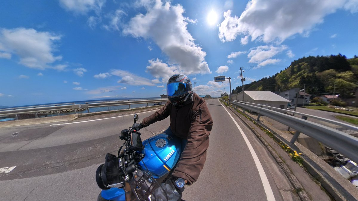 JeftyMblog's tweet photo. ブルバ付けた記念で更新！

名前:じぇふ
愛車: #XSR900 、トヨタヤリス
趣味:バイク、車、旅、読書、ゲーム
特徴:体重100kg超デブライダー

色々行って、写真撮りつつボチボチ呟いてます。
読書はReadsメインで運用。
そのうち #note で旅ログ記事を書きます！

改めてよろしくお願いします！
#バイク乗りと繋がりたい 
#読書垢とつながりたい
