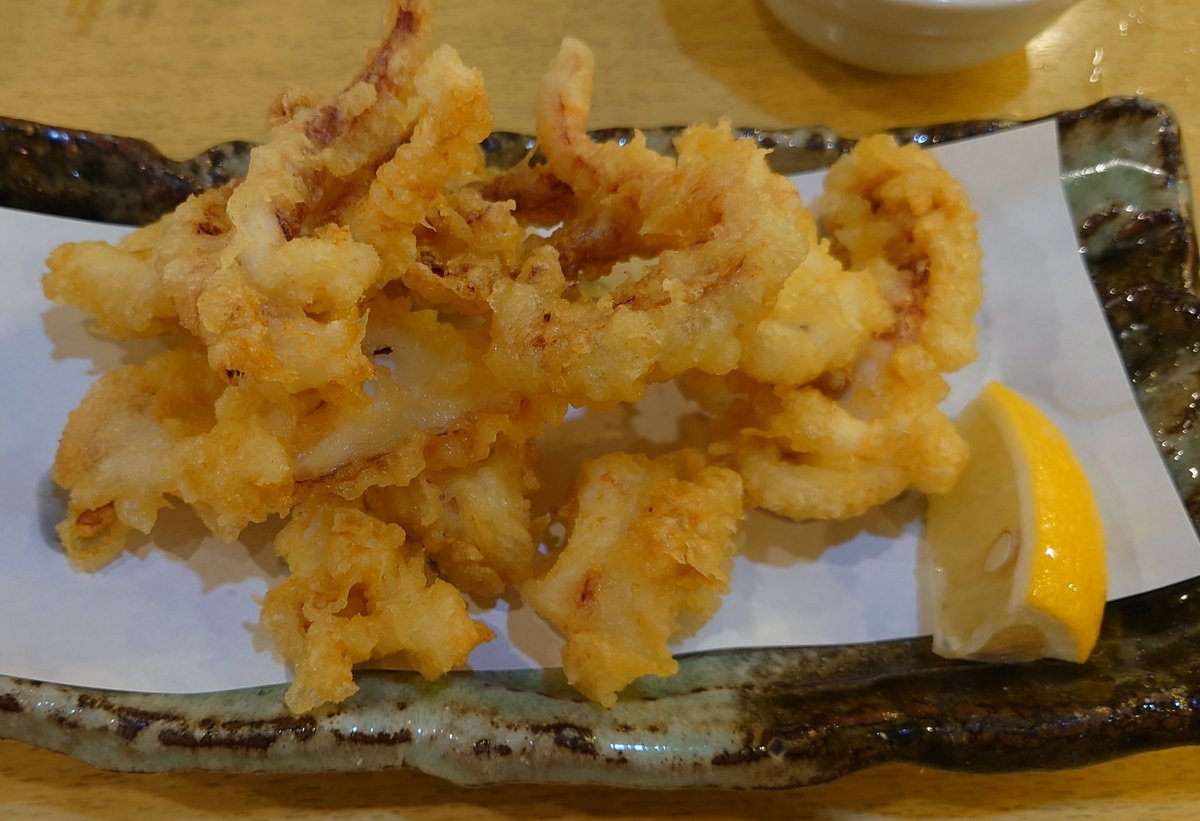 tekese25's tweet photo. イカ刺しにアジフライ
美味しかった🦑 https://t.co/DGtV2J2Ka7