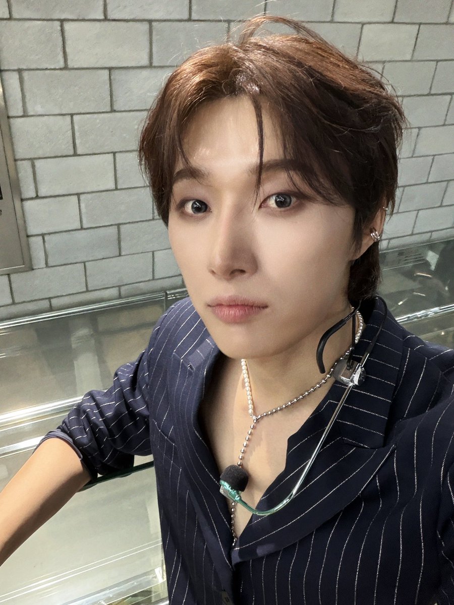OmegaX_members's tweet photo. [#OX]

더쇼에서 셀카 찰칵 🔥

#OMEGA_X #오메가엑스
#재한 #JAEHAN https://t.co/4TwCxyMgzc