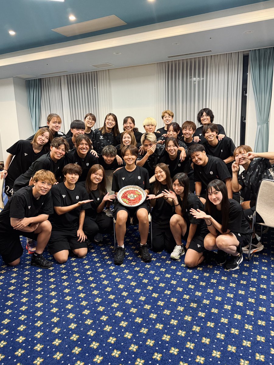 inac_kobe2001's tweet photo. /
𝐇𝐀𝐏𝐏𝐘 𝐁𝐈𝐑𝐓𝐇𝐃𝐀𝐘 , 𝐒𝐎 🎂
\
今日19歳の誕生日を迎えた #小島爽 選手の
お祝いをしました🦁❤️
そう、おめでとう🥳✨
#inackobe #INAC神戸 #Ignition https://t.co/yTHgQY0Twq