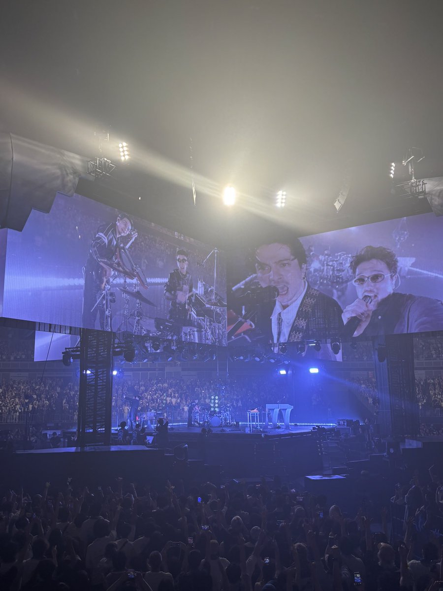 hiro_KingGnu's tweet photo. King Gnuの皆様
これからもどうか煌めきをよろしくお願いします
#KingGnuCENTRALTour2026 https://t.co/dOd37M5buB
