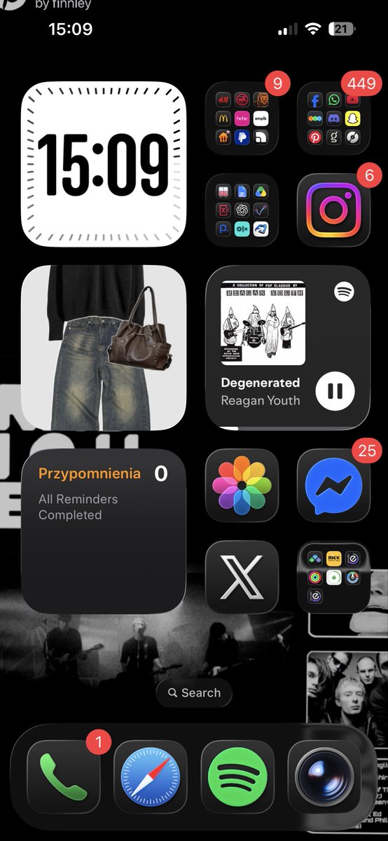 felekkks's tweet photo. Show me yall’s wallpapersssss 
Mine; https://t.co/zlYWt25SnX
