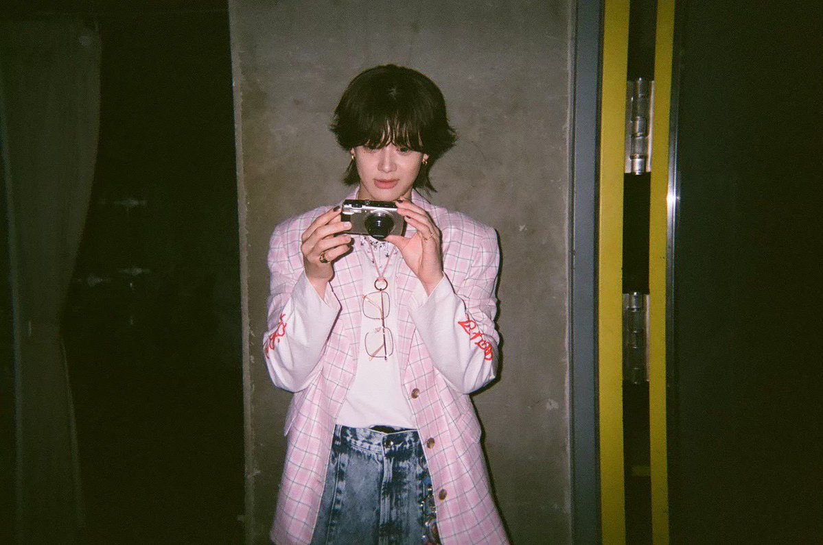 buddiis's tweet photo. "平成ノスタルジック"がテーマの
7月8日リリース
「キミは都市伝説 / クラッシュパラダイス」

写ルンですオフショット大公開˖ ࣪⭑

#BUDDiiS #FUMINORI https://t.co/Dj0ytoJvST
