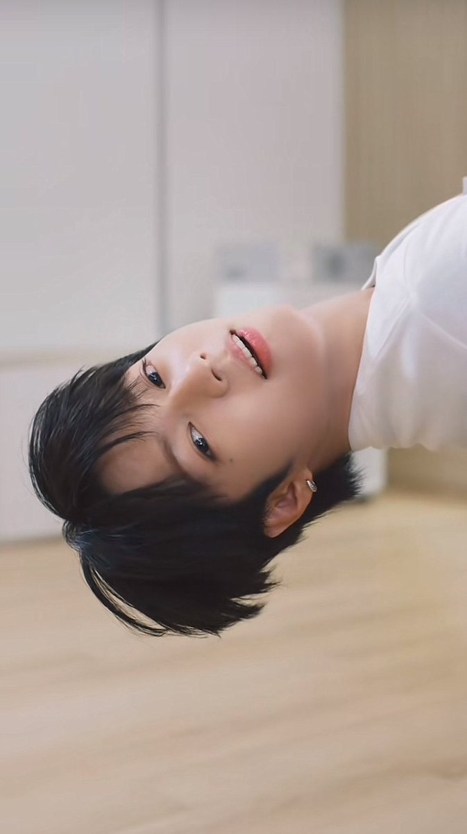 _ahofJL's tweet photo. wdym challenge?! he’s literally just having fun 😭😭 https://t.co/HHkqc4uQL7