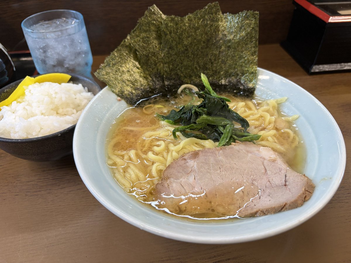 uma_vxx's tweet photo. 寿々㐂家
上星川

感動いたしました。日本一美味しいラーメン屋の可能性があります。引き続き調査を続けたいと思います。 https://t.co/DmFHbC8k58