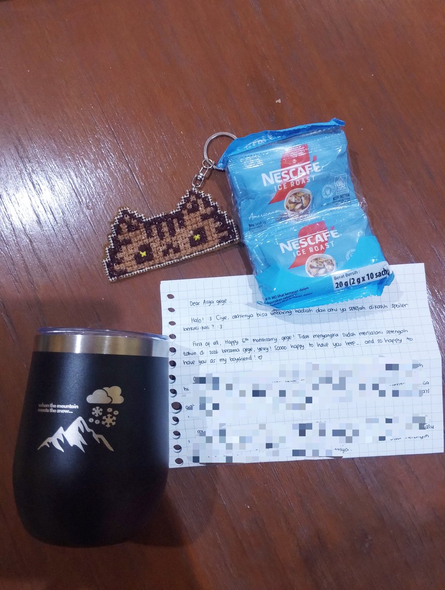drevanton's tweet photo. CW // RL

A six monthsary gift that arrived and was unwrapped a little earlier. Thank you for this meaningful gift, love. Truthfully, your presence alone has always been the greatest gift I could ever ask for. I love you more than words could ever express, @_xuejings🤍 https://t.co/mIcFcK6uEh