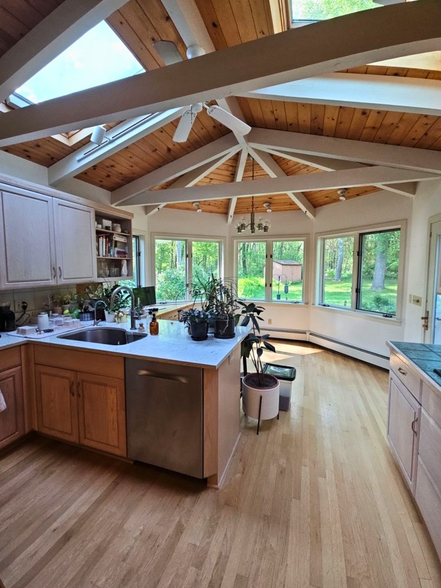 level5pntgllc's tweet photo. Skylights. Timber beams. A wall of trees outside. Sometimes the paint's whole job is to get out of the way 🌿

Wayland, MA.

#InteriorPainting #CathedralCeiling #WaylandMA https://t.co/JWqgeGH20E