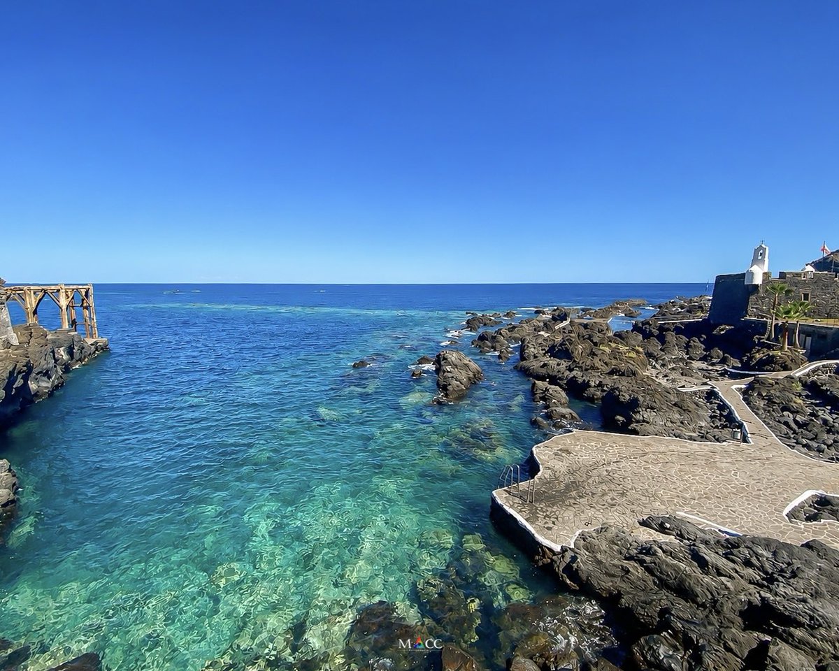 miguelangcascon's tweet photo. A veces, el mejor encuadre no está en la cámara, sino lo encuentras en el paisaje.
Solo tienes que detenerte y mirar. 📷🌊
#encuadre #mar #tenerife #vistas https://t.co/LIR8VHzpHf