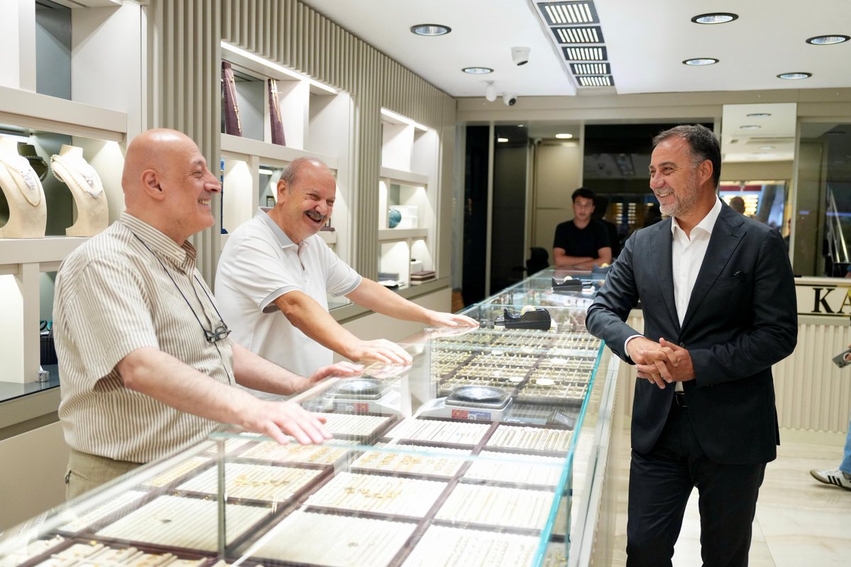 BBvolkanyilmaz's tweet photo. Pendik programımız kapsamında esnaflarımızı ziyaret ettik. 

Gönülden edilen her sohbet, samimiyetle sıkılan her el; birlik ve beraberliğimizi daha da güçlendiriyor.

Tüm esnaflarımıza bol ve bereketli kazançlar diliyorum. https://t.co/iJZ5Tp0amY