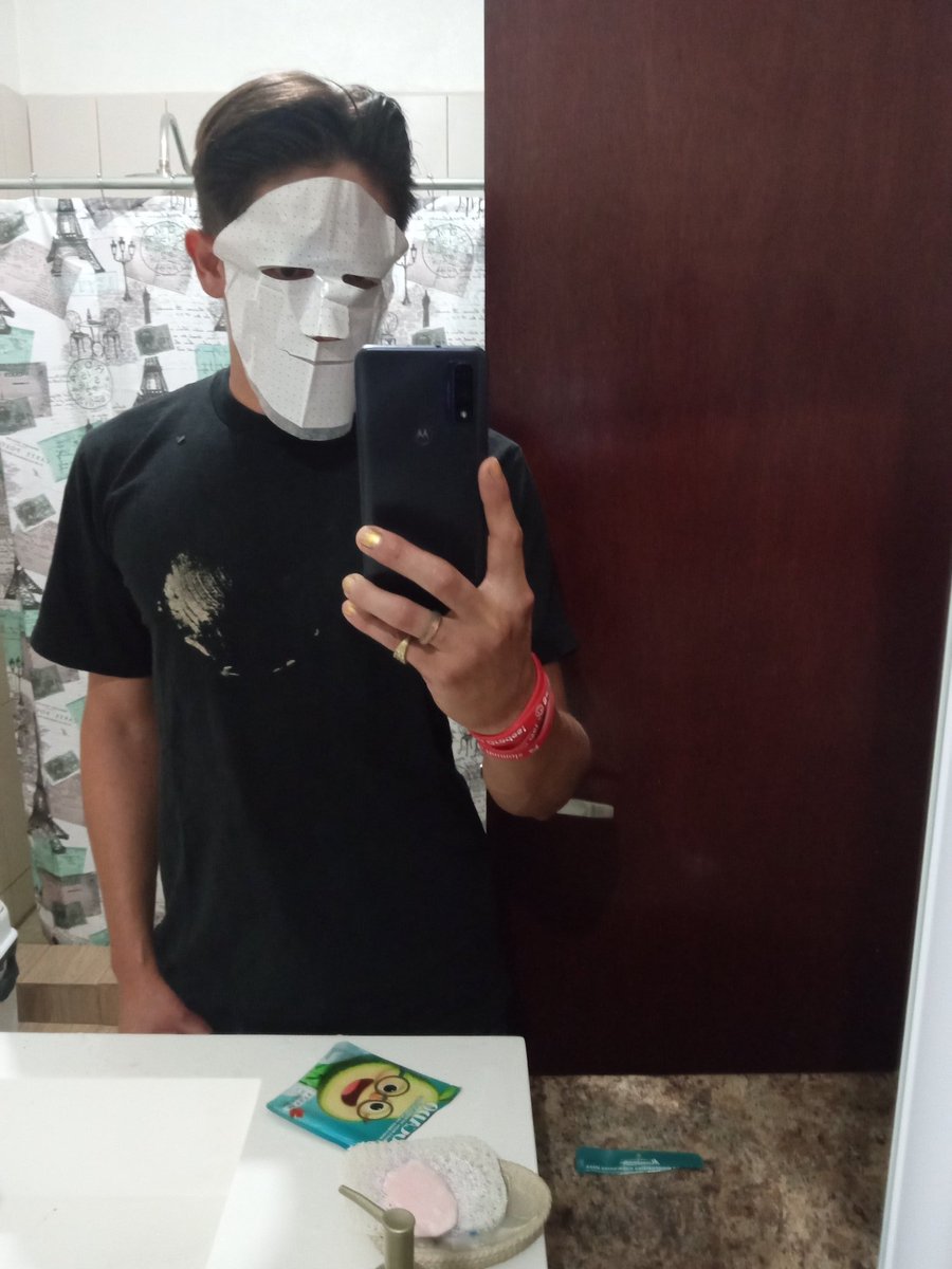 VegetaAssBaby's tweet photo. Tuesday Morning ! I Care 😘 ! #Eugene #Eugenio #Vegeta #Yuyin #FaceMask https://t.co/AiC1wvhF3I