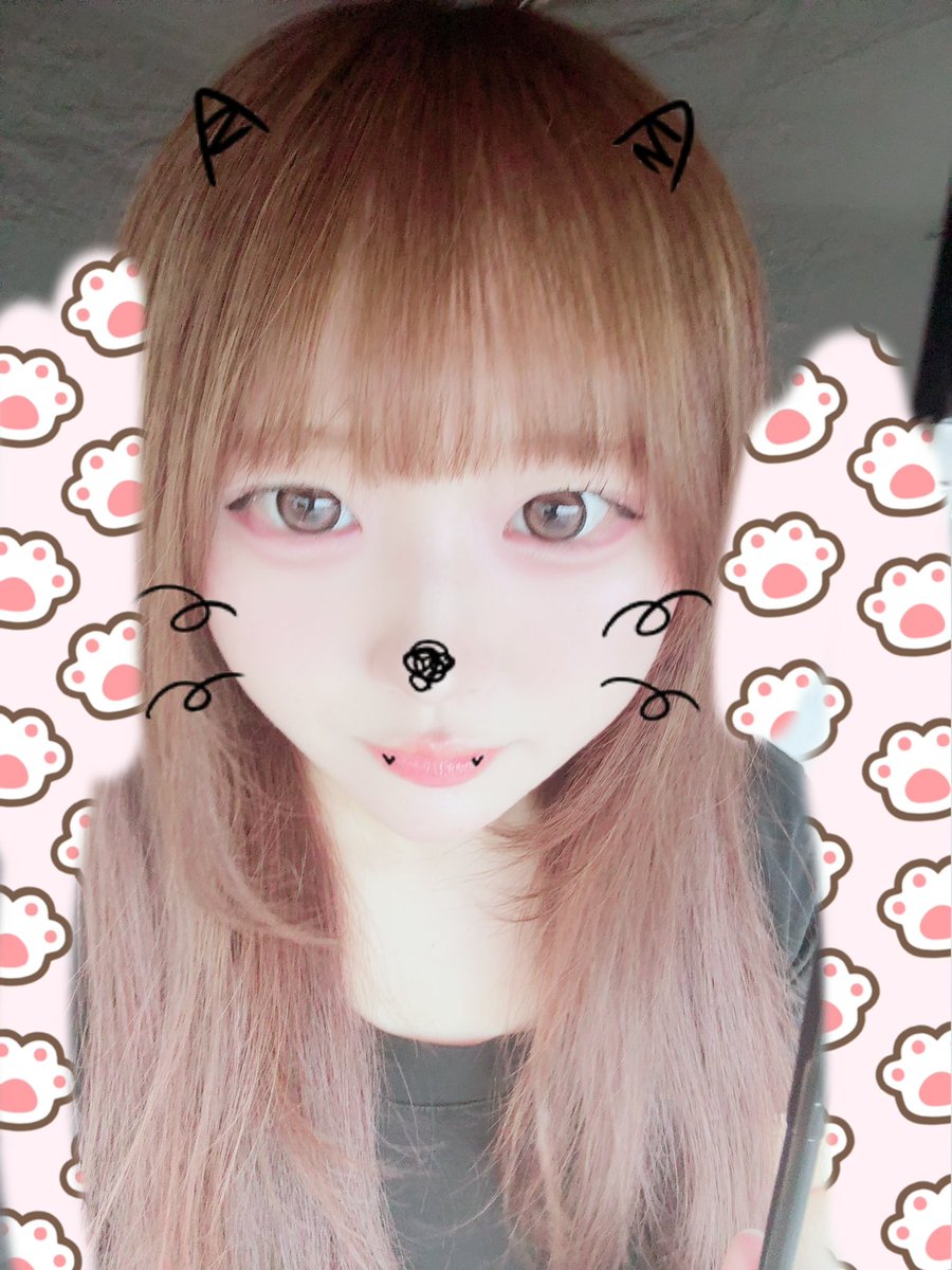 uuyuyamu1's tweet photo. おはよー！(もう夜)
雨だし、顎に痛いニキビできて鬱な、ボク https://t.co/BhuuIctgG8
