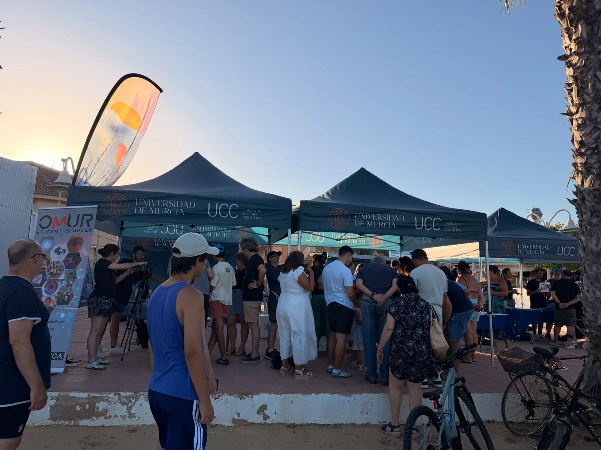 UMUdivulga's tweet photo. Nueva sesión de Mar Menor Road Trip ⛵️⚓️

Atardecer en Los Narejos descubriendo todo lo de que la @UMU nos puede ofrecer: talleres de óptica, biología, agilidad mental o lingüística nos acompañaron.

@FECYT_Ciencia @CienciaGob @UMU https://t.co/Ls1fnouKZn