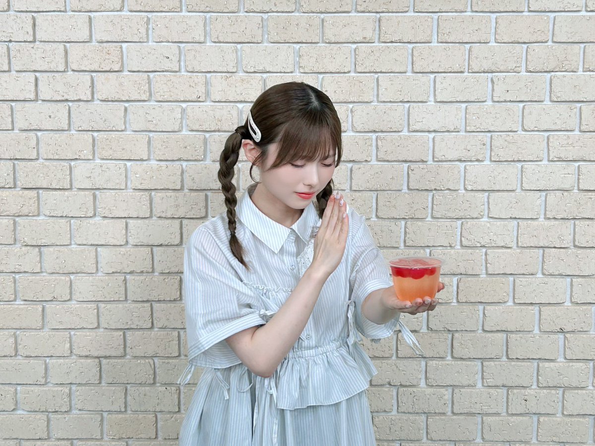 mm_mimipeco's tweet photo. #みみぺこ 生配信ありがとうございました!
写真は、さくらんぼゼリーに謝る三宅さん

配信内でお知らせしましたが、
11月3日（火・祝）に、イベントを開催!
第一部のゲストは #菅叶和 さん!

現在、QloveR会員先行チケット抽選を受付中!
番組会員になって、ご応募ください!
https://t.co/nP5TNkSGaC https://t.co/H8pF1s2GqE