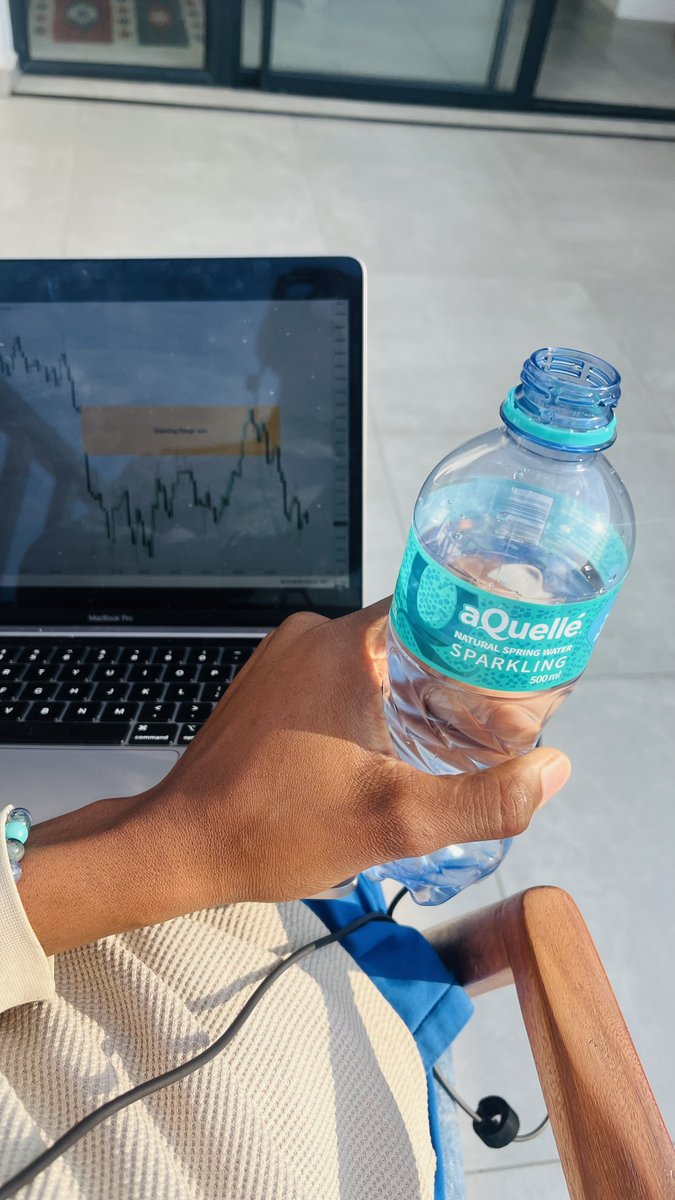 FrancisTheCEO's tweet photo. Drink water, and mind your business. https://t.co/hdcZ53X7O8