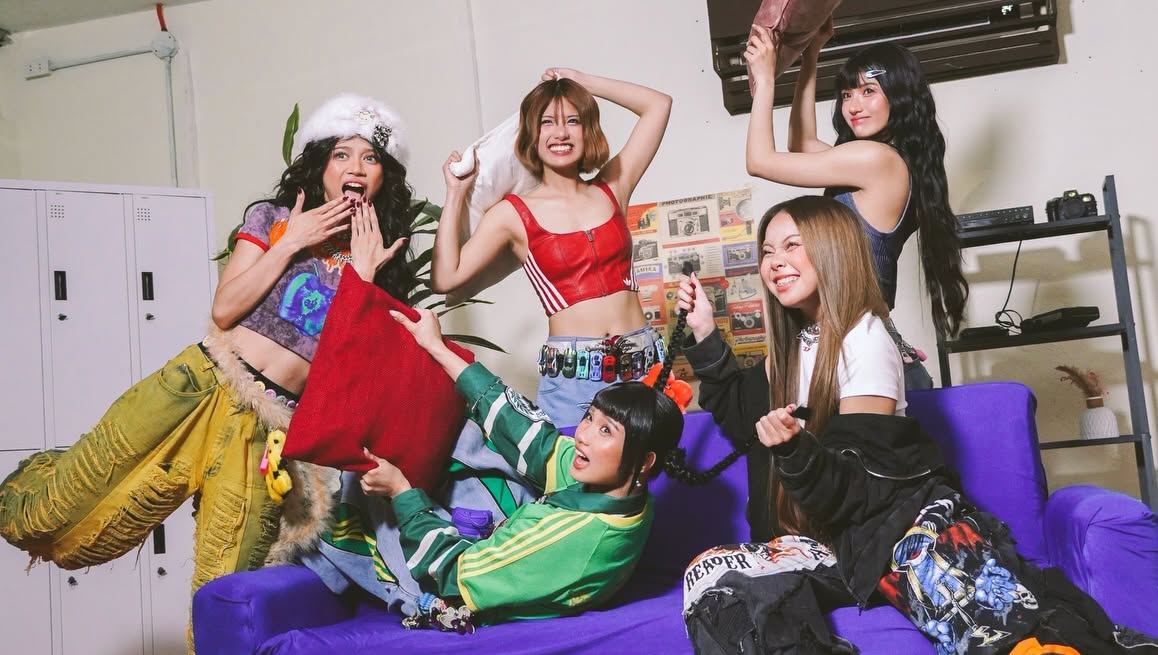 News5PH's tweet photo. ‘SABI NGA NI MAMA, ‘WAG KANG MAGTITIWALA’ 🎶🎧

Nakamit ng P-pop group na KAIA ang kanilang panibagong achievement matapos malagpasan ng kanilang 2025 single na “TANGA" ang 1 million views sa YouTube.

Kabilang sa features ng music video ng kanta ang one-take concept nito na kinuha sa pamamagitan ng single continuous shot.

Nakuha ng kanta ang 2026 Listener's Choice Award sa Billboard Philippines Women in Music. Bukod dito, na-nominate ang bubblegum pop anthem bilang Pop Song of the Year sa 2025 Filipino Music Awards.

“To everyone who has listened, watched, streamed, shared, danced, and believed in the song — thank you for being part of this milestone.”