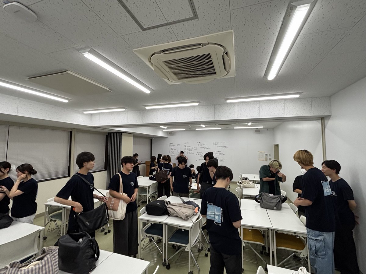 shamijima's tweet photo. こんにちは！さかいで沙弥島プロジェクトです！🌊
⁡
本日も定例ミーティングを行いました！
⁡
今回は業務連絡に加え協同食品さん🍖との話し合いについて、意見箱の回答についてなどを話しました！
⁡
 #さかいで沙弥島プロジェクト 
 #香川大学 https://t.co/3TiMyOSlPL