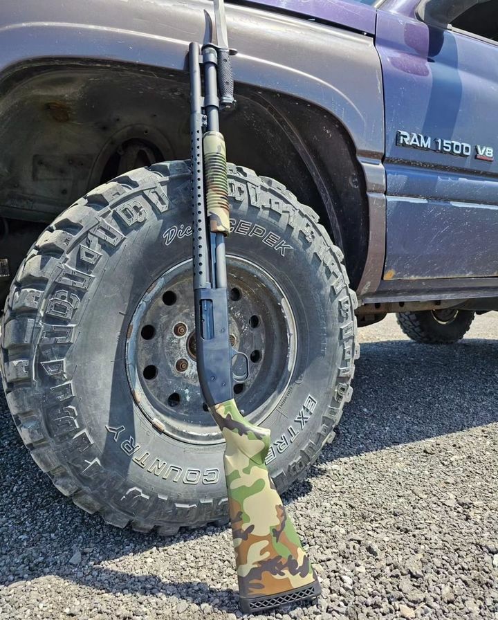 Mossberg tweet media