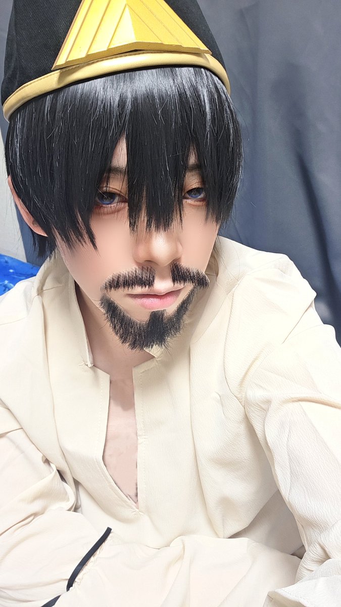 oukayukito_cos's tweet photo. メイクとか諸々してなくて
1枚目は加工して理想系に近づけた私
2枚目はめんどくさくなって切り取りだけしたやつ…
…大目に見て欲しい
髭とウィッグは出来たので
こちらもよろしくお願いします🙏

キーフリーはいつでも募集してます！ https://t.co/6j7sbhbiey