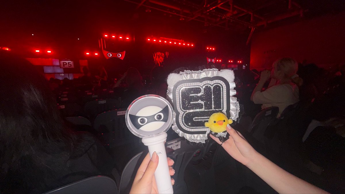 zz04419's tweet photo. 넘 행복햇던이틀……… https://t.co/OBAg83nB0h