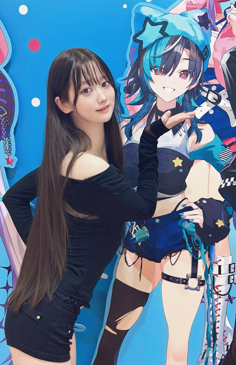 N_chiha0708's tweet photo. #見て裏まや 
モブ:
 おすすめのコスプレイヤーさんいる？

Haru:
 いる！屋根裏まやさん！ちはちゃんのコスは言わずもがな最高なんやけど、特にバニーちはちゃんとツインテ自我、メガネ自我はマジで神やから一回見てほしくて──

モブ（心の中）:
 あっ…始まった😇

Haru:
まやさんはいいぞぉ…✨️ https://t.co/R0Hfu37L8W