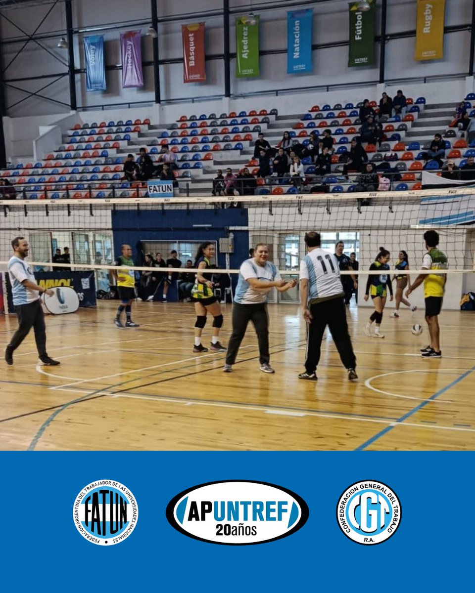 APUNTREF's tweet photo. El sábado 11 de julio, en la Sede de Villa Lynch, se llevó a cabo otra Superfecha de Deporte Universitario. Organizada por FeDUA y Extensión Universitaria de UNTREF, participaron en Vóley Mixto y Futsal Masculino, trabajadorxs Nodocentes de ATUNAJ (Florencio Varela) y APUNTREF. https://t.co/3mrJxuzwSA