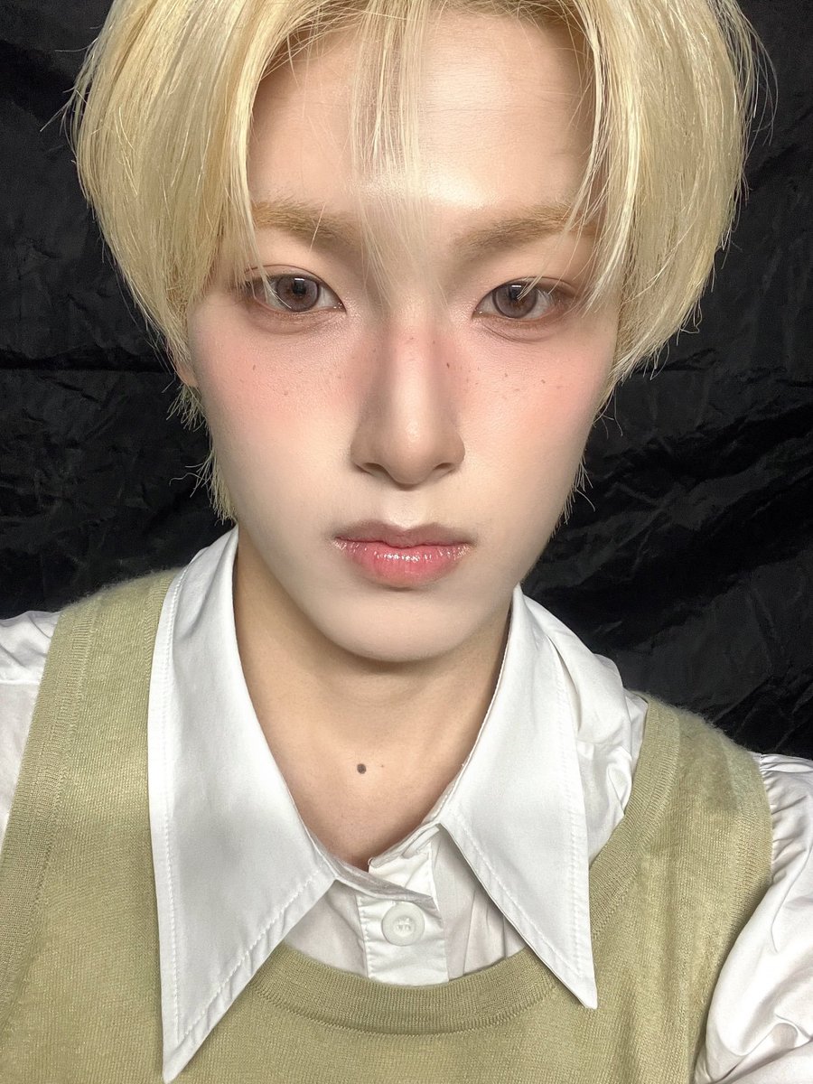 gamzza12345's tweet photo. 니가 언제부터 느좋남이었는데 https://t.co/HdYABoxDSg