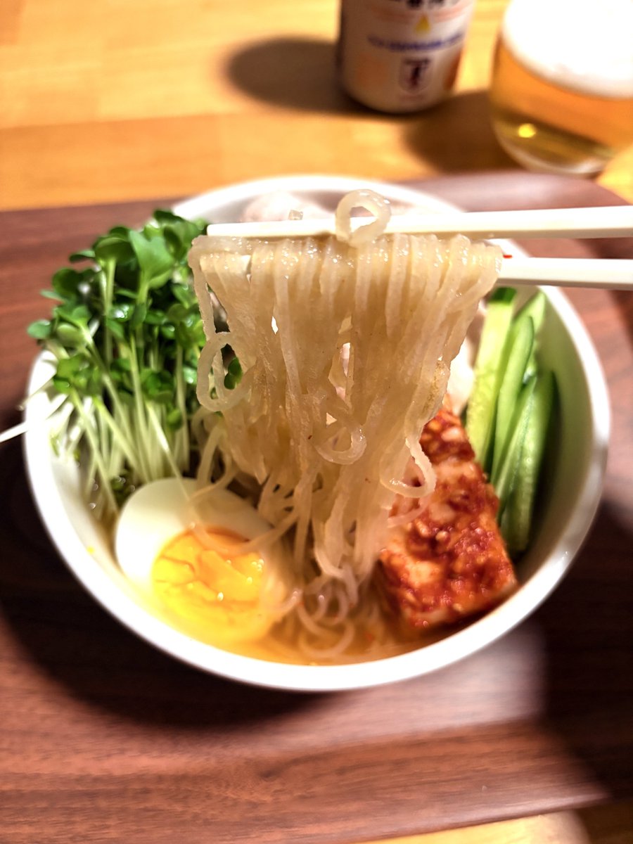 GourmetCast's tweet photo. カルディで159円の「きねうち冷麺」。50秒サッと茹でて、冷水でキュッと締めれば、つるつる＆モチッとした食感の冷麺が自宅で手軽に楽しめる😋

159円でこの満足感、かなり優秀。 https://t.co/HkY1Zmnpwh