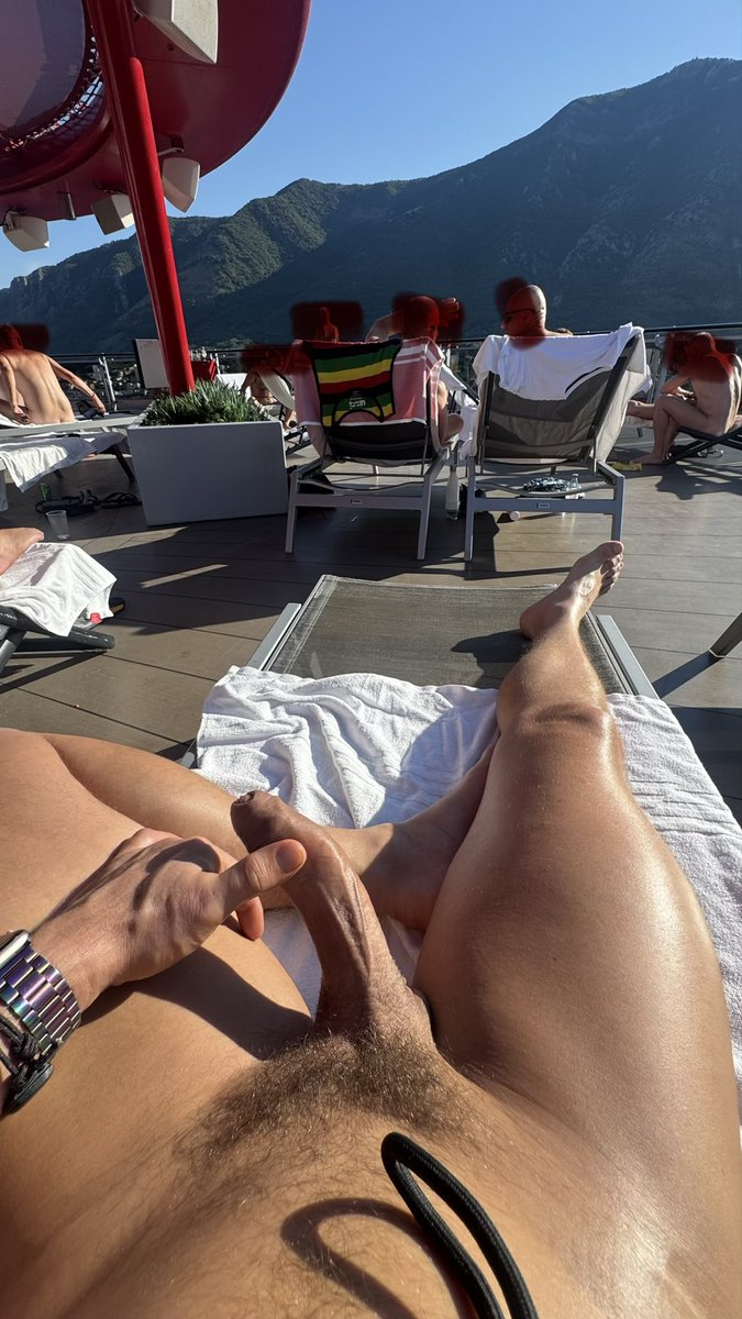aussieexhibit's tweet photo. I’m at my most serene in the ‘Dick Deck’

#atlantis
#dickdeck
#publicshowoff https://t.co/u6kWIWg4mL