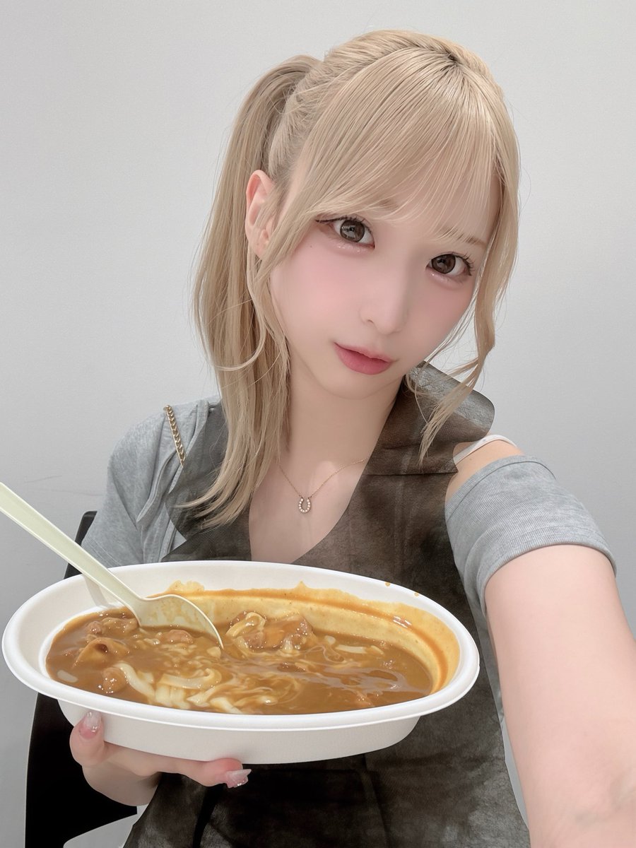 ranaqura_iro's tweet photo. ルー多めって少数派なの？ https://t.co/66DYTNE8WV
