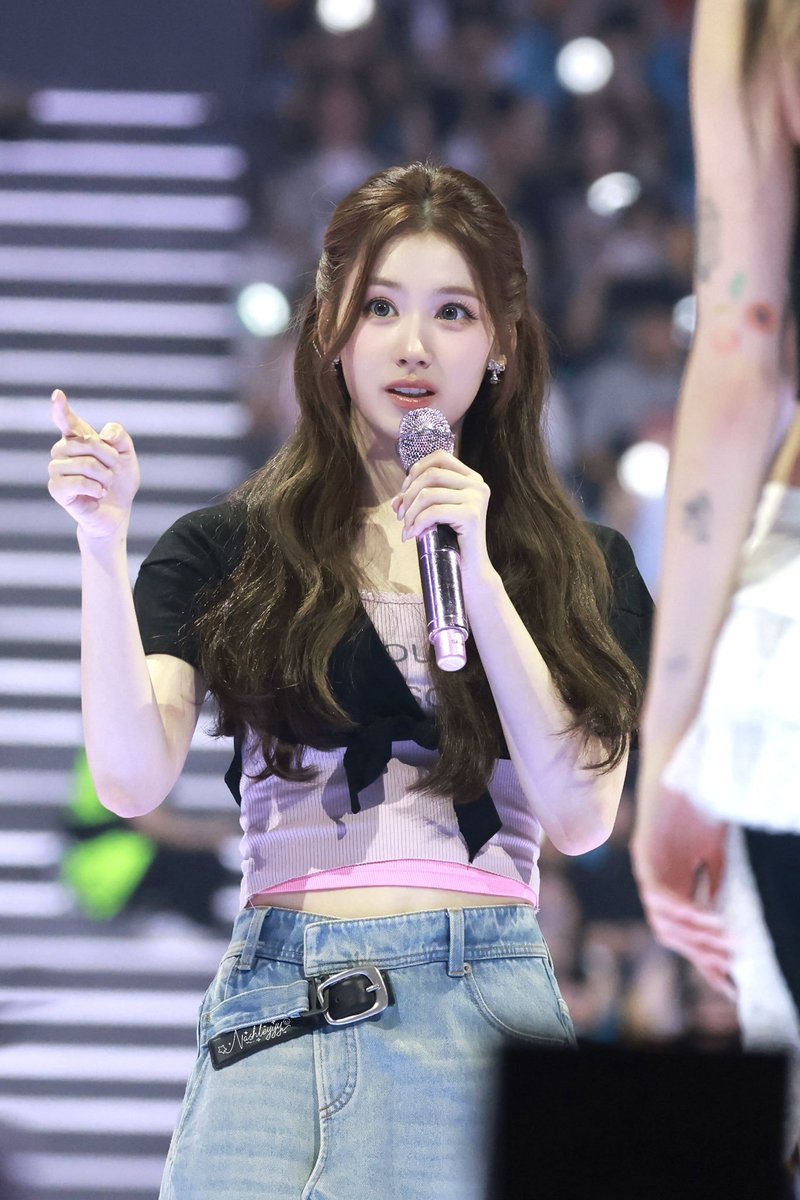owa1258's tweet photo. 260710 THIS IS FOR FINAL in SEOUL DAY1
#SANA #사나 #サナ 
#TWICE #트와이스 https://t.co/ObIQIntqTe