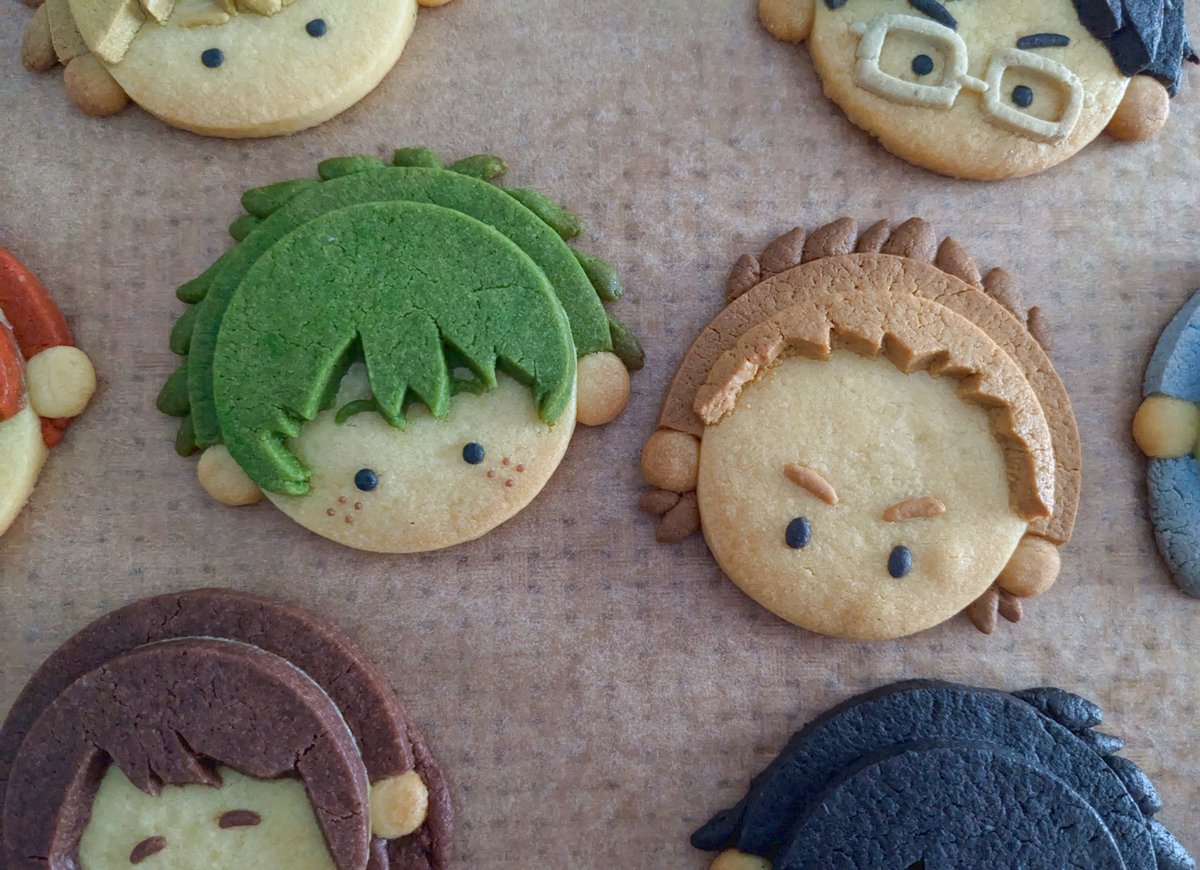 kamuronnni's tweet photo. ヒロアカクッキー🍪

去年作ったやつだけどおめでとうございます🎉🎉🎉🎉
#緑谷出久誕生祭2026　#緑谷出久生誕祭2026　#通形ミリオ誕生祭2026
#通形ミリオ生誕祭2026 https://t.co/MfAropExHN