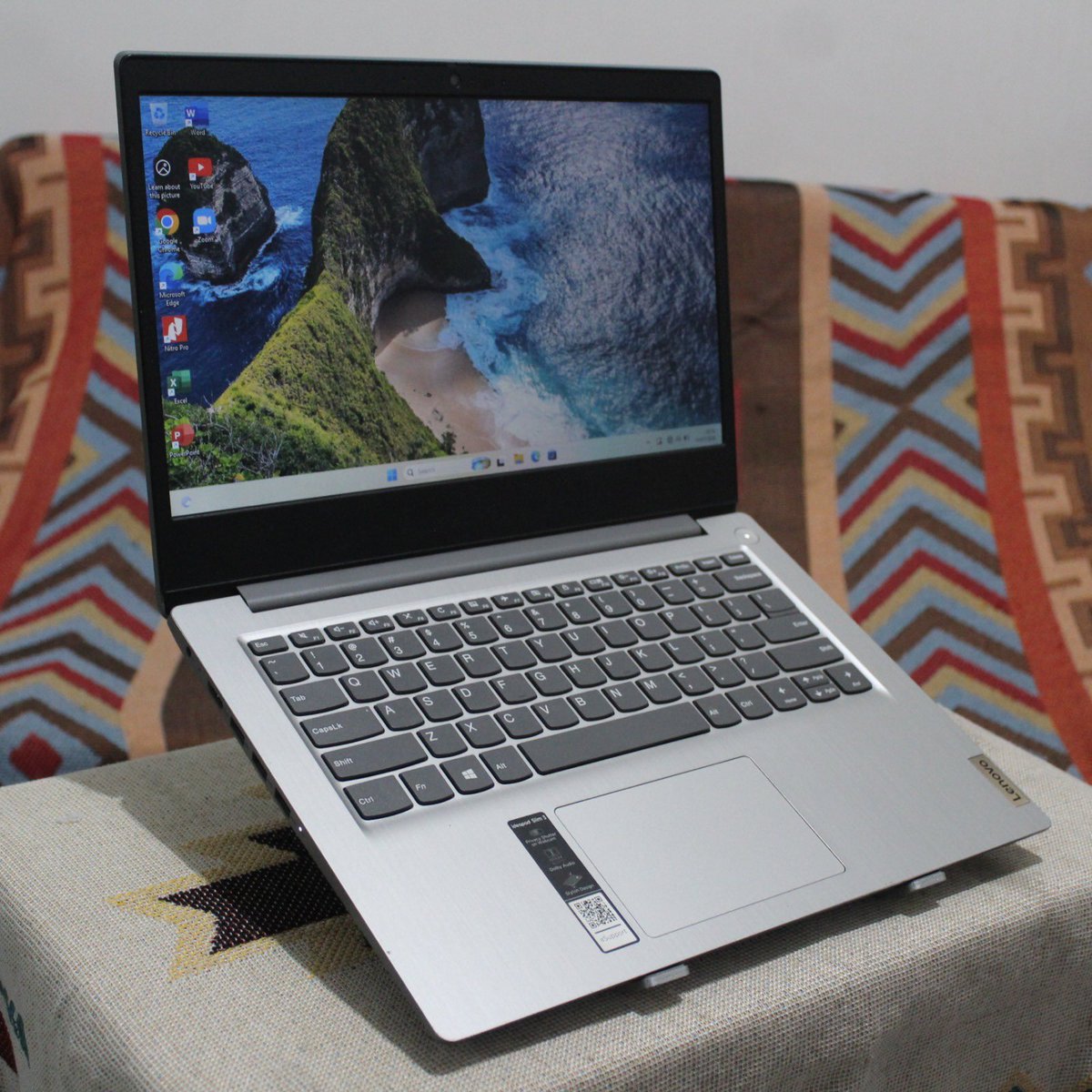 Refast3's tweet photo. WTS
Dijual Laptop Lenovo ideapad slim 3

Spek:
Ram 4GB
Ssd 256GB
Amd 3020e
Windows 11 Pro
Layar 14 inch

Kondisi no minus semua fungsi normal, siap pakai.

Kelengkapan laptop, charger &amp; Tas

Harga: 2.5jt

#juallaptop #zonauang #zonajajan #lapakcot https://t.co/zkmp1ZFwlL