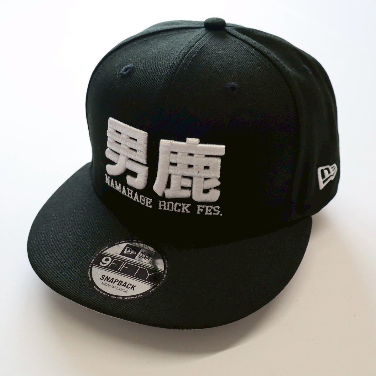 onrf's tweet photo. 【物販】
今年も公式グッズ多種取り揃えております。
とりあえず毎年おなじみNEW ERA コラボキャップを一足先に公開ー🧢
全体のラインナップ公開はもう少々お待ちください🙇

#ONRFXV
#男鹿フェス15
#男鹿フェスグッズ2026 https://t.co/Ntsqk3tjl2