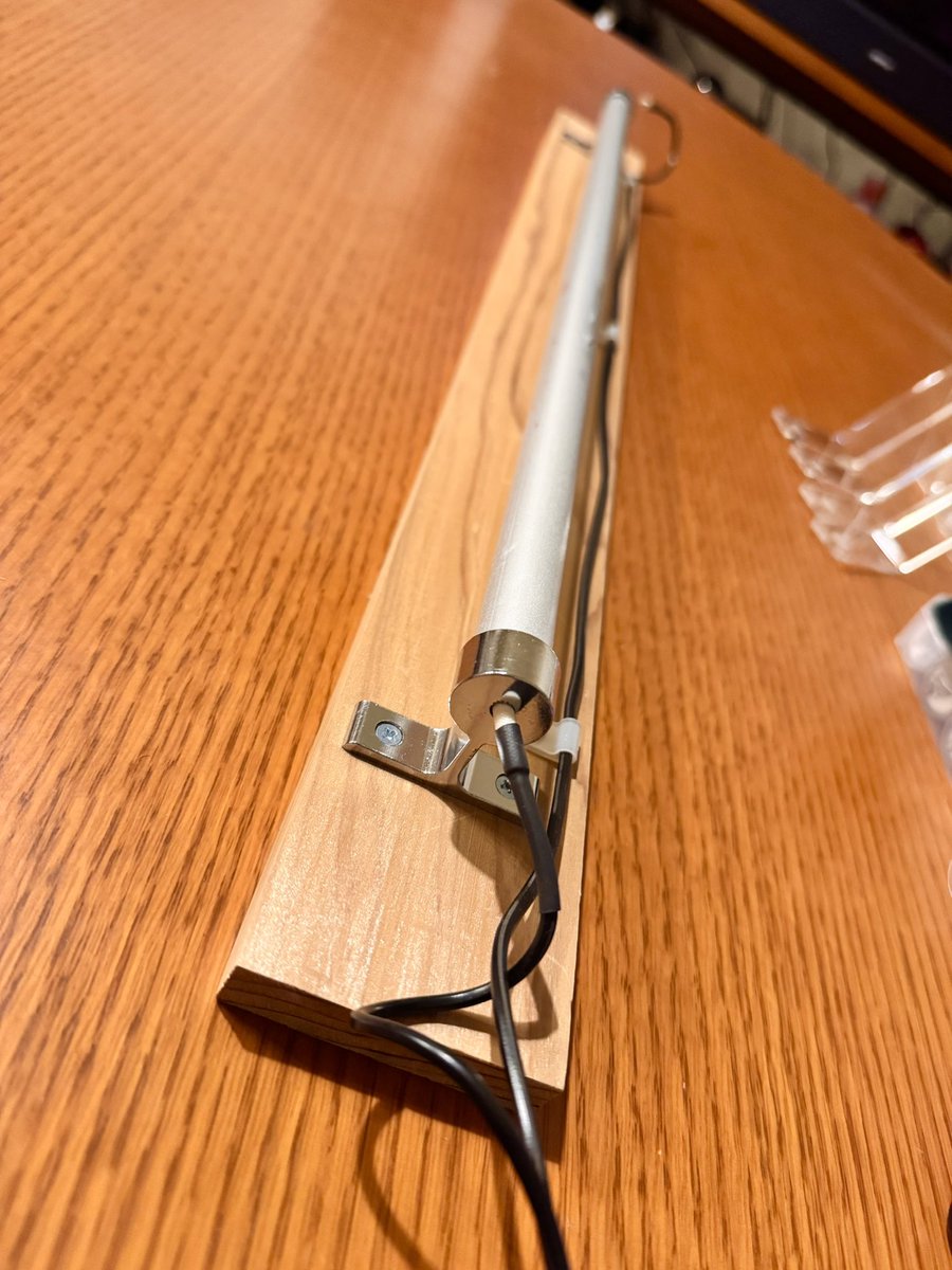 yt_gr_e's tweet photo. 買ってよかったアクリルヒーター。アクリル板を曲げてぬいスタンド等も作れる。 https://t.co/HQ31XowPaJ