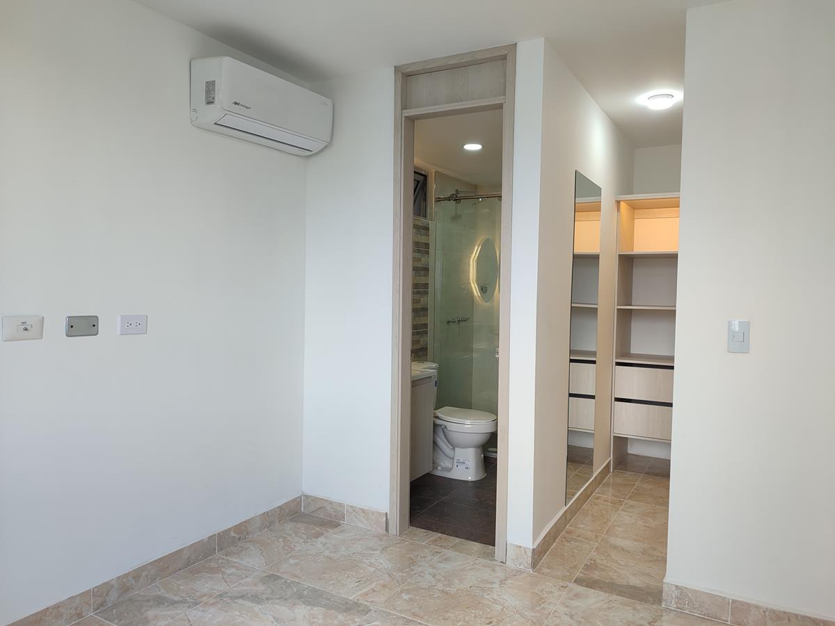 NaranjoDuque's tweet photo. Apto.en Guabinas-C.R.Pijao.Cód: 2450
Venta en piso7:2alcobas(principal con vestier y baño),sala-comedor,balcón,cocina integral,baño social y zona de oficios, ascensor
Precio: $285.000.000 (Adm: $260.000)
Piscina,salón social,zonas verdes y vigilancia 24/7
602 8960448, 3157057741. https://t.co/3niritDbym