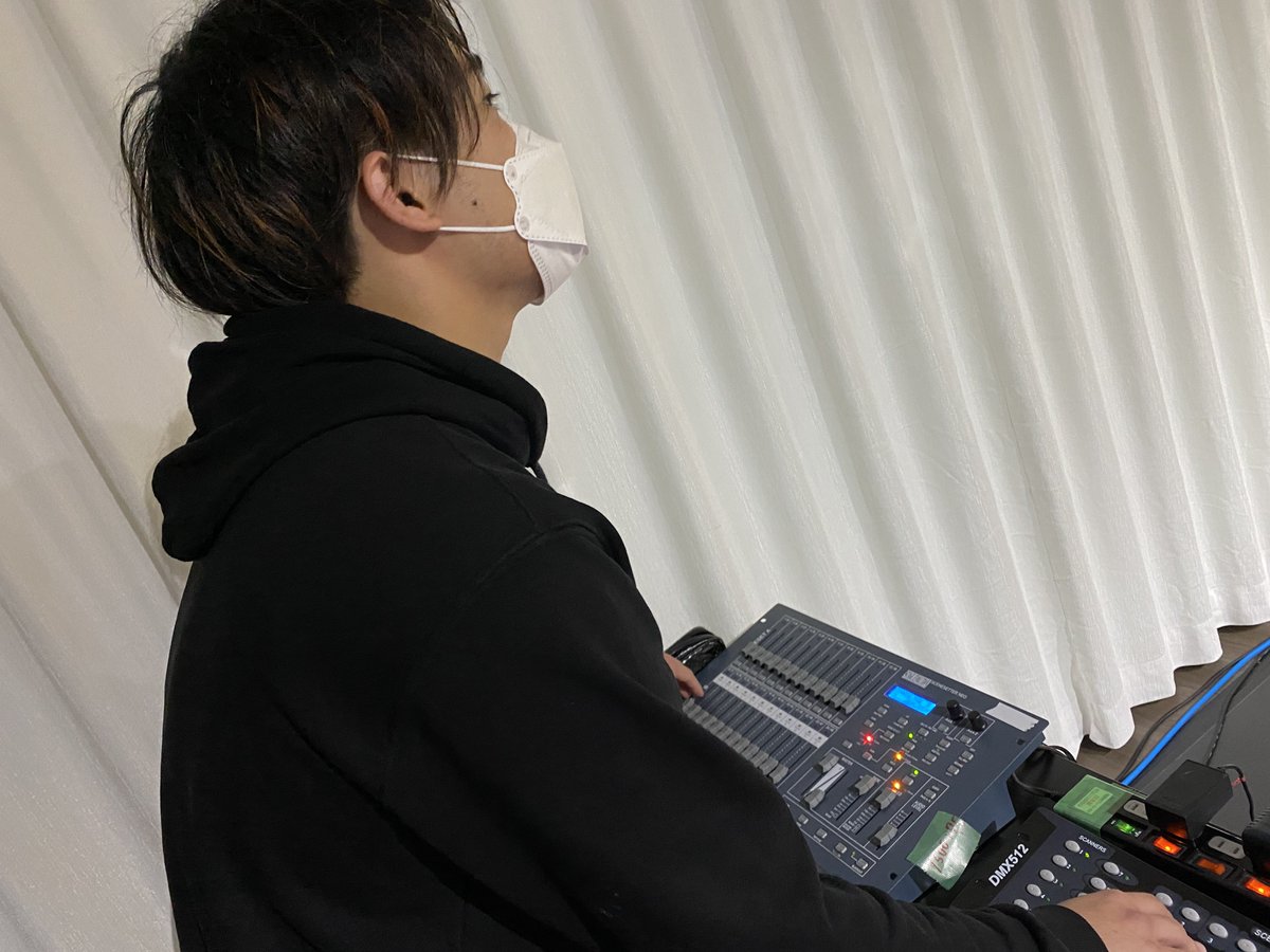 dr_miyama3150's tweet photo. 寂しいね。本音はね。

でも、あきおが沢山悩んで決めたことだからね。
でも寂しいから完全なお別れじゃなくて「OB」って形正直嬉しいね！

「傀儡の石英」から一緒にやって
一度霊圧を無くして
それでもコロナ禍明けに現れて
ここまで9年
物凄い時代を踏ん張ってきたよ
それだけでもすごいのよ

決して強くない男。

と思われがちだけど「強い男」だよ

ただね！寂しいんだから！

まだまだお別れなんかしないんだからね！OBも忙しいぜ(笑)

RE-act9年お疲れ様！
OB1年生おめでとう！

 #名古屋リアクト 
 #金稼ぎのペテル 
 #東暉晃