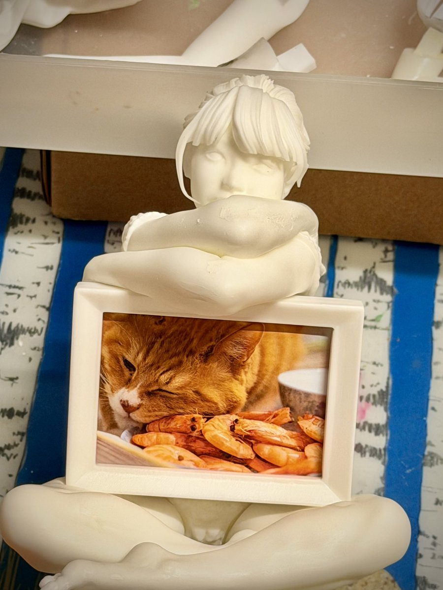 GhostCatGC's tweet photo. Made a magnetic backing for my frame. the photo is just ripped from an IKEA catalog 😆 https://t.co/sEIbiDYB3q