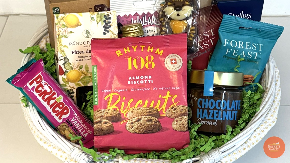 BasketsGalore's tweet photo. Today's Gift Basket Of The Day was the "Get Well Ethical Hamper" 🌿 

https://t.co/uA5Qqzp76r

Follow &amp; RT to enter #prize draw to #win a Gift Basket. 

More info via our blog. 

#giftbasketoftheday #gifts #competition #giftbasketsrule #getwellsoon https://t.co/nRbNrwHPr5