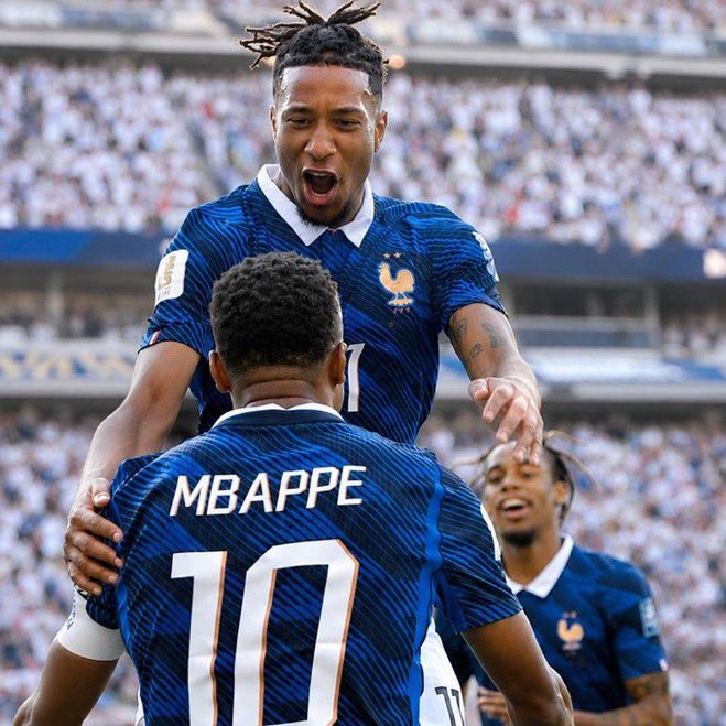 FrenchRapUS's tweet photo. 🚨 ALERTE ! 

Si la France remporte la Coupe du Monde, le podium du Ballon d’Or 2026 pourrait être 100% FRANÇAIS 😱🇫🇷 

▫️KYLIAN MBAPPÉ 
▫️MICHAEL OLISE 
▫️OUSMANE DEMBÉLÉ https://t.co/ngopCbq5v8