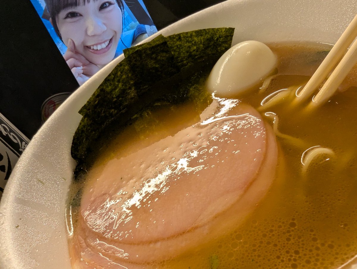 469D's tweet photo. さっきライブ前に焼きとん食ろうたんで、
改造カップ麺で https://t.co/aOC1sb2hJL