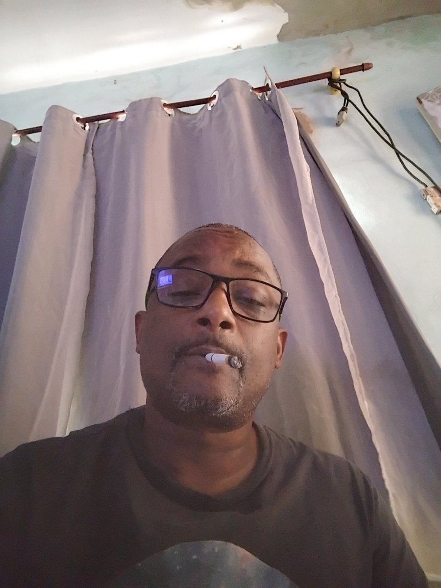Paizaott's tweet photo. Eu sou igual rádio 📻 velho nem ligo  🍁🌼🔞🍷🍺🔞💸🚚💸🚚💸🚚💲🚚💸💲💯muito papo. https://t.co/u6UPELjAZc