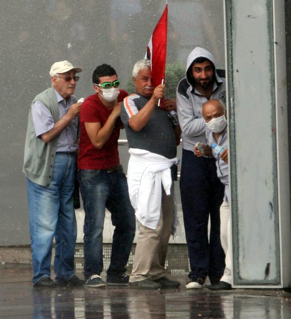 TKRgazete's tweet photo. Süleyman Soylu:

"Türkiye, Gezi Olayları'nda çok büyük bir hasar alsaydı 15 Temmuz'u mağlup edemezdi." https://t.co/tFSKpKHM4k