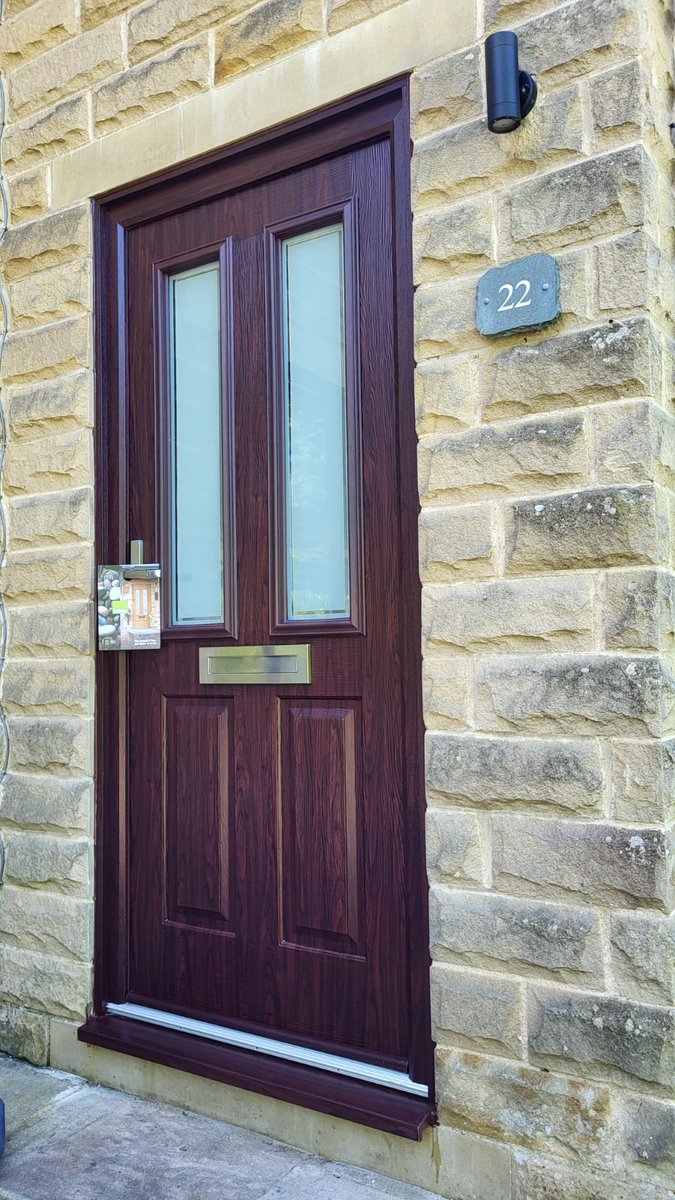 Alpine_Glass's tweet photo. Today's installation completed ... stunning Ludlow door. Rosewood frame and slab with architectural furniture and victorian glazing feature
WOW!
01274 494940
0757 2122791
Sales@alpine-glass.co.uk
💚💚 💚
#glazing #homeimprovement #composite #oxenhope #dayinthelife https://t.co/8LpJrFoOqs